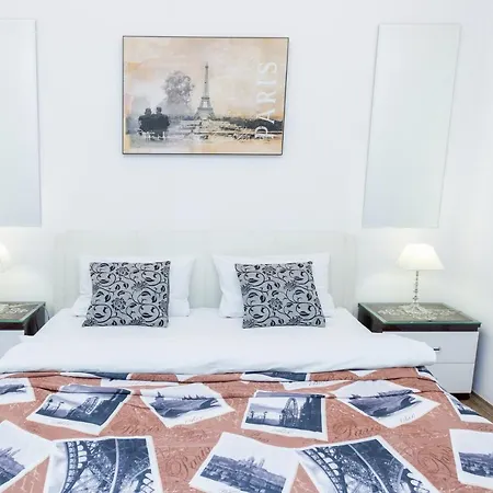 Roomer 31/3 Karl Marx Street 8 * Мінськ