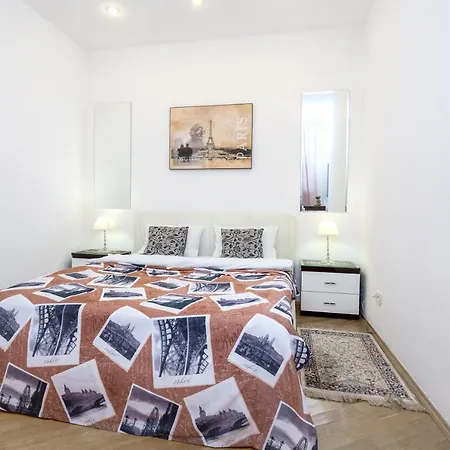 Roomer 31/3 Karl Marx Street 8 Мінськ