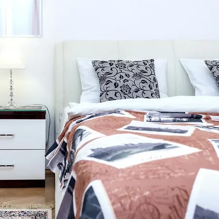 Roomer 31/3 Karl Marx Street 8 Апартаменти *