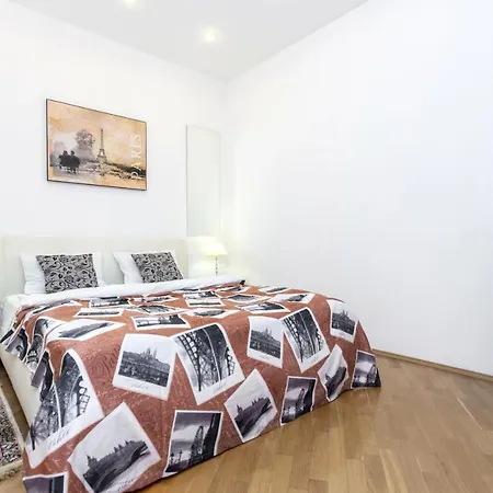 Апартаменти Roomer 31/3 Karl Marx Street 8 Мінськ